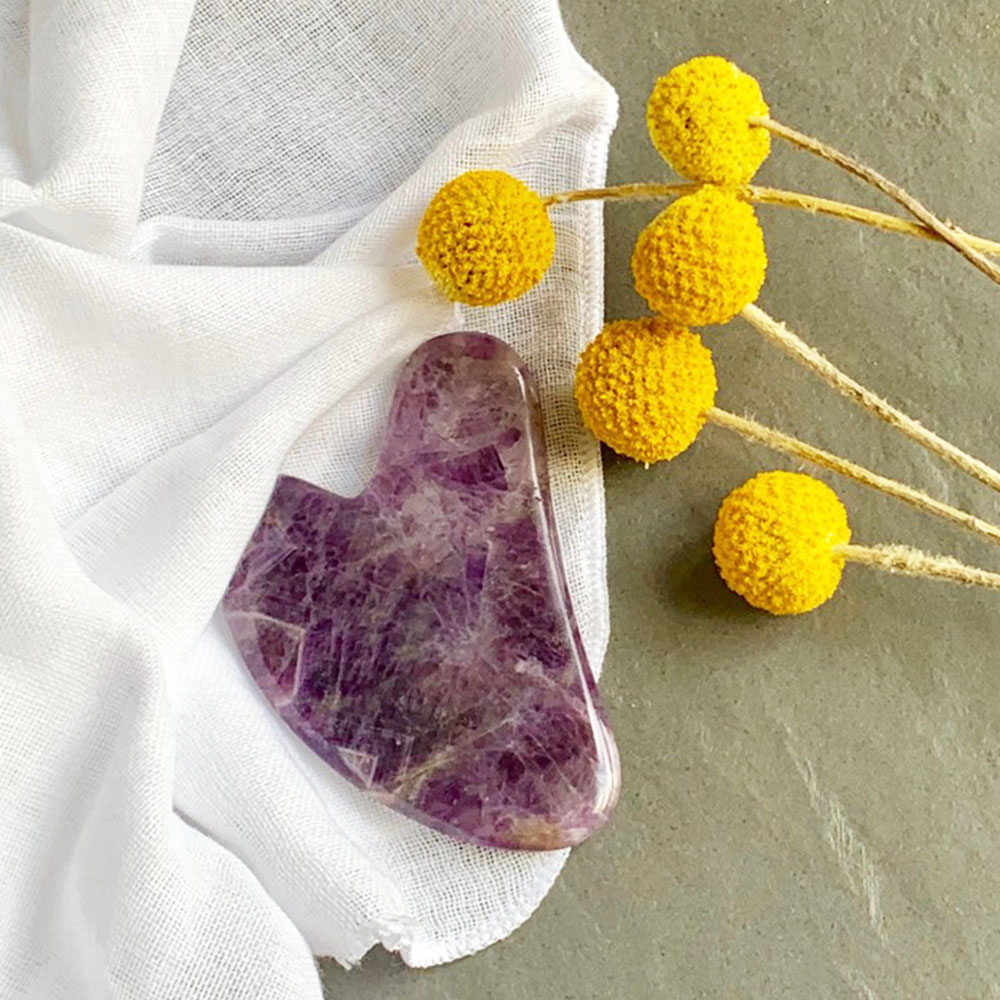 Naya Amethyst Gua Sha